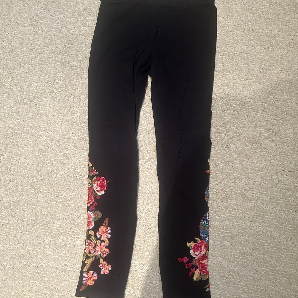 “Johny Was” floral embroidered Black Leggings. Excellent condition.